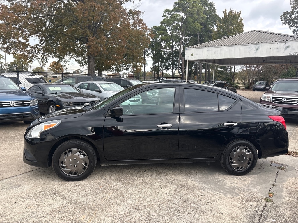 Nissan Versa Sedan SV CVT 2019