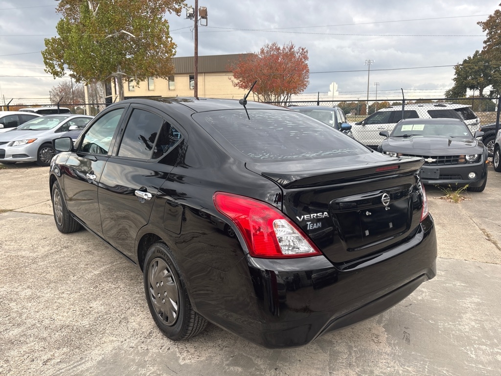 Nissan Versa Sedan SV CVT 2019