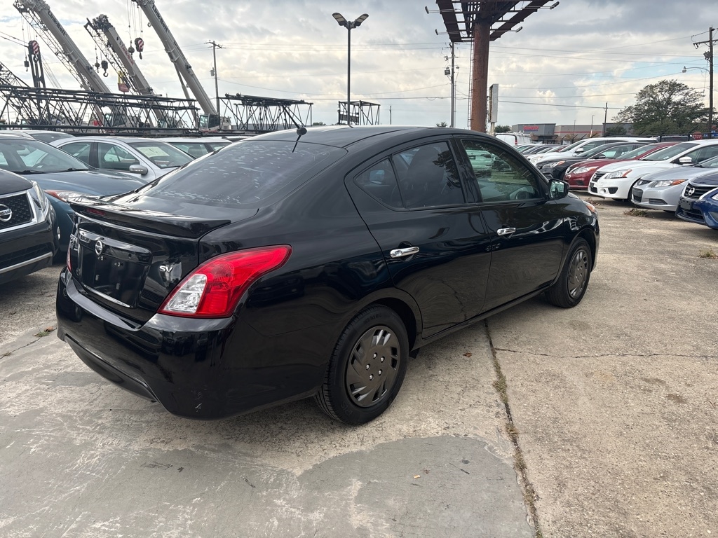 Nissan Versa Sedan SV CVT 2019