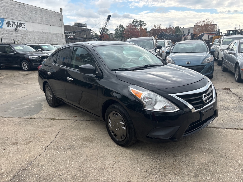 Nissan Versa Sedan SV CVT 2019