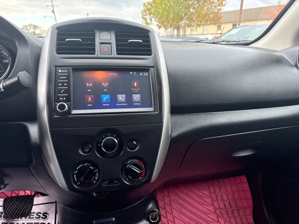 Nissan Versa Sedan SV CVT 2019