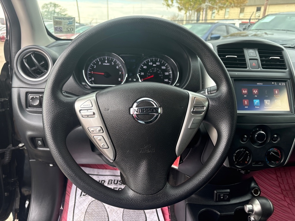 Nissan Versa Sedan SV CVT 2019