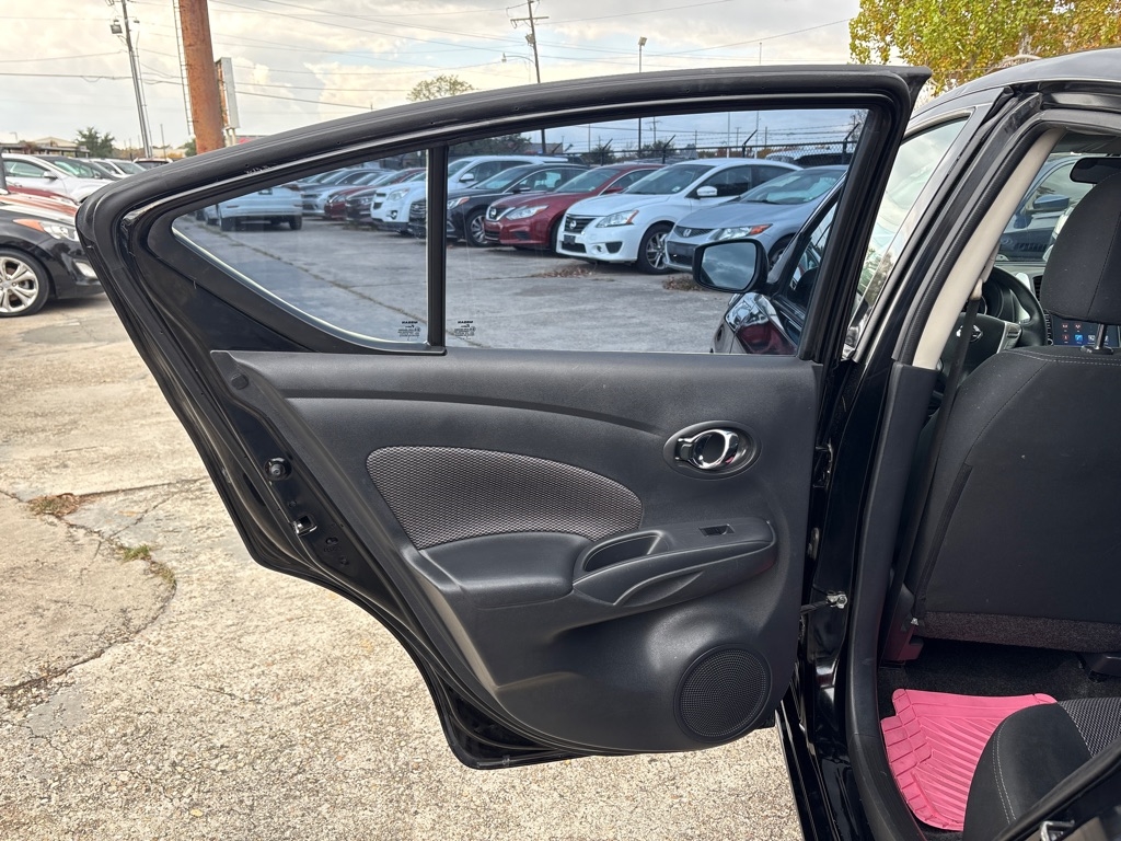 Nissan Versa Sedan SV CVT 2019
