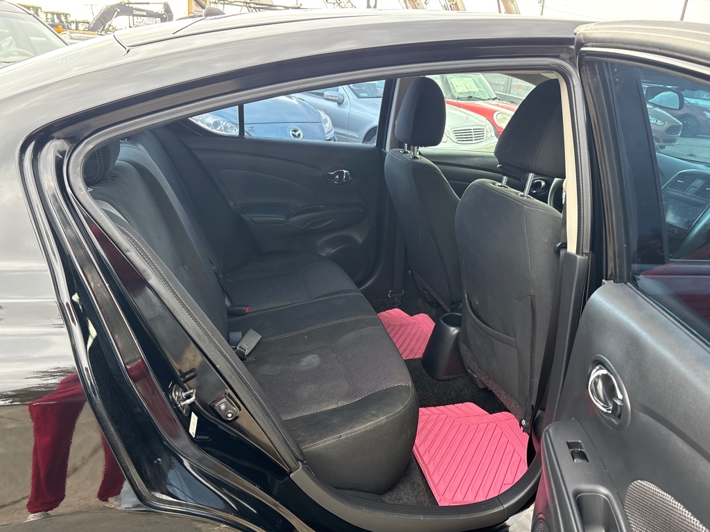 Nissan Versa Sedan SV CVT 2019