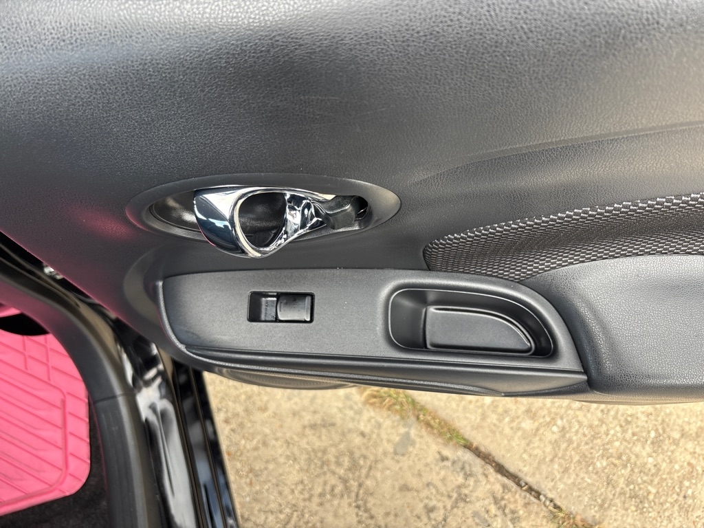 Nissan Versa Sedan SV CVT 2019