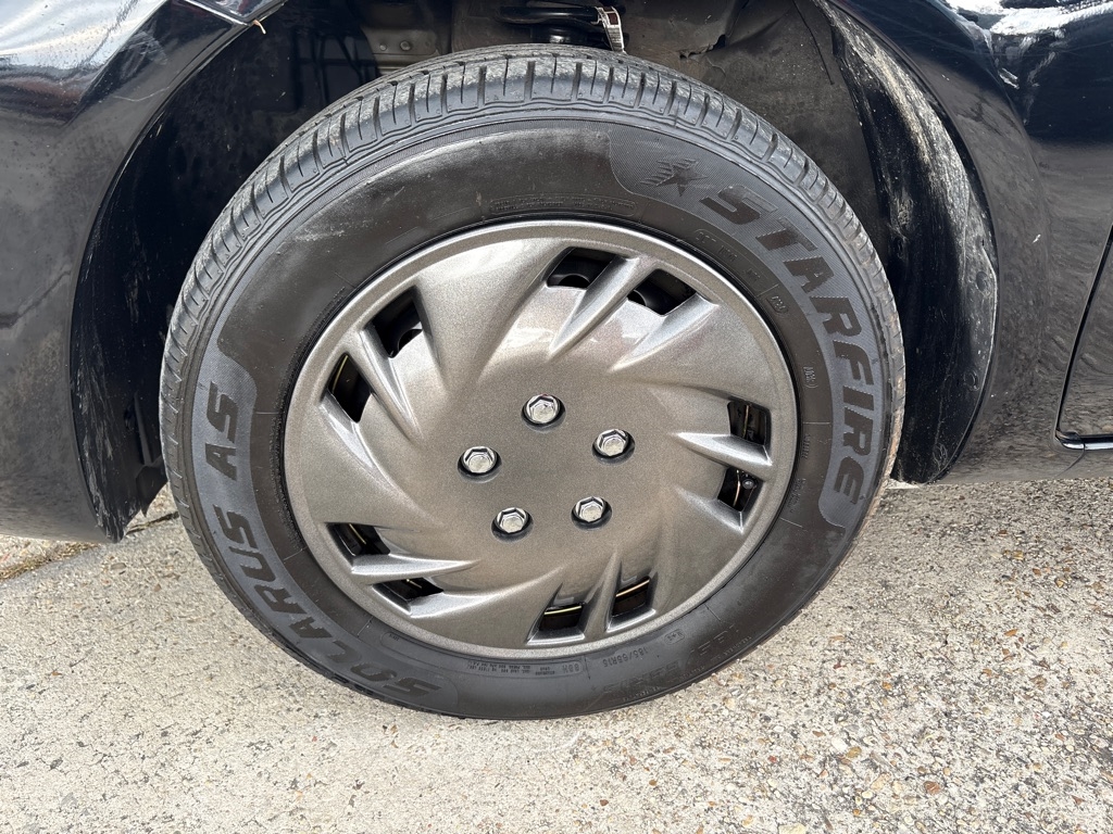 Nissan Versa Sedan SV CVT 2019