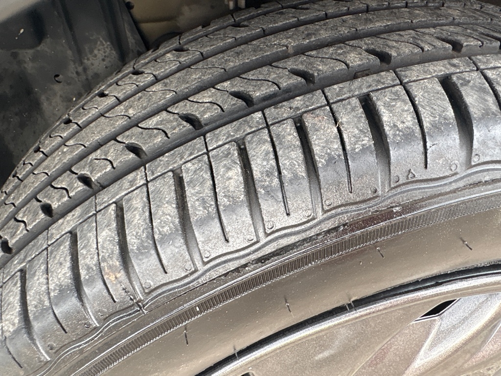 Nissan Versa Sedan SV CVT 2019