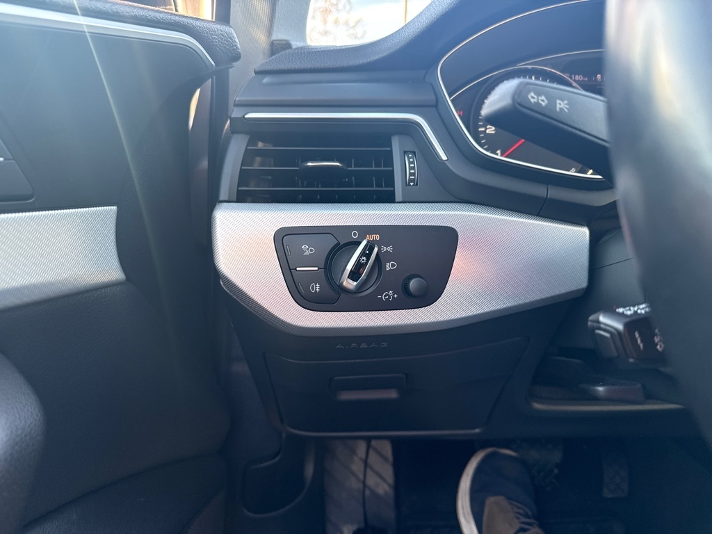 Audi A4 2.0 TFSI Auto Premium quattro AWD 2017