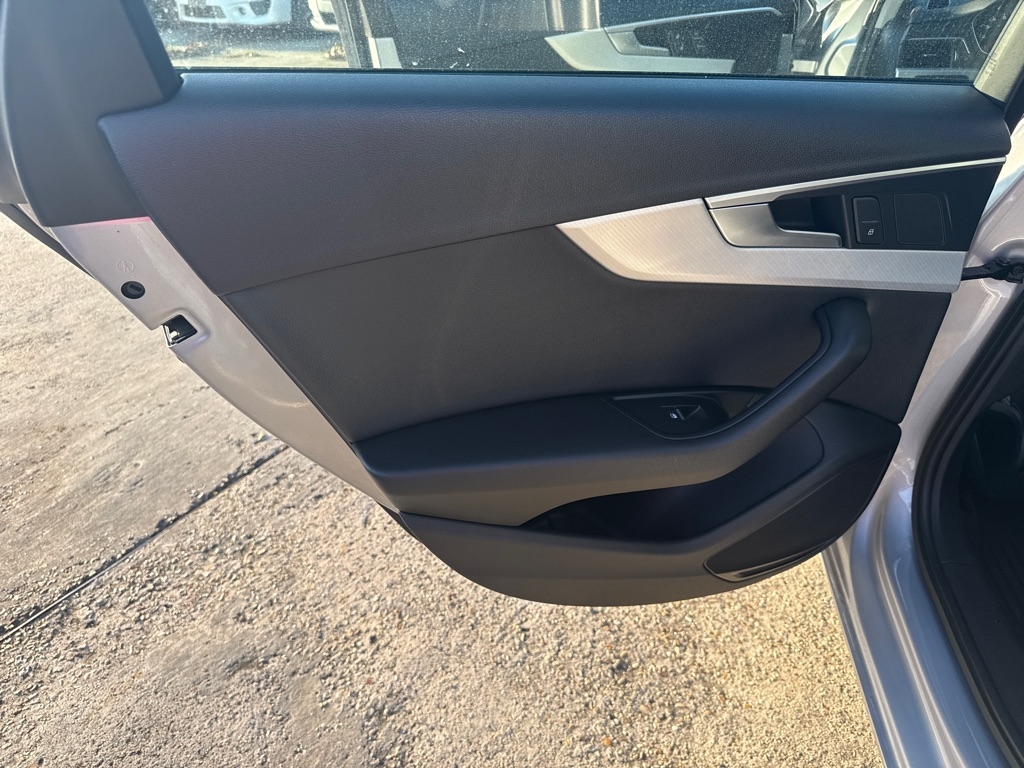 Audi A4 2.0 TFSI Auto Premium quattro AWD 2017