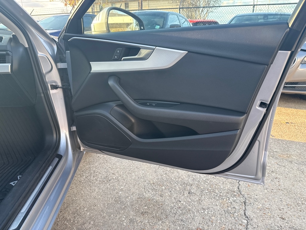 Audi A4 2.0 TFSI Auto Premium quattro AWD 2017