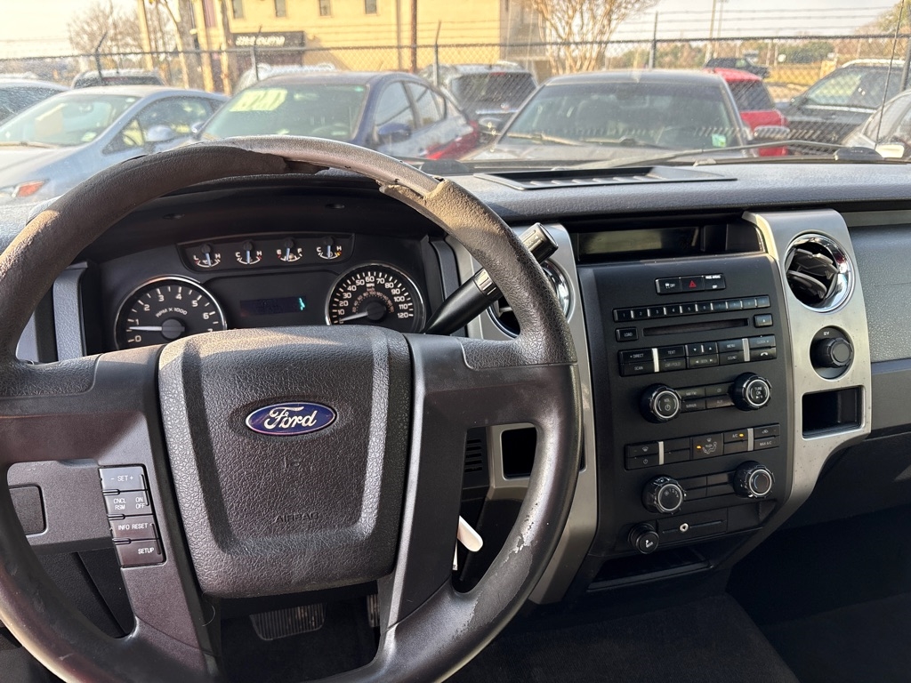 Ford F-150 2WD SuperCrew 145" XL 2011