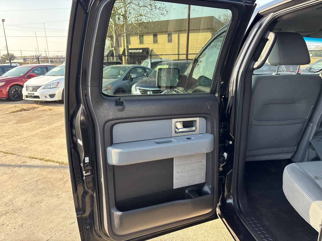 Ford F-150 2WD SuperCrew 145" XL 2011