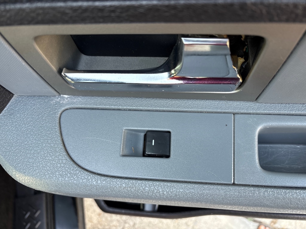 Ford F-150 2WD SuperCrew 145" XL 2011