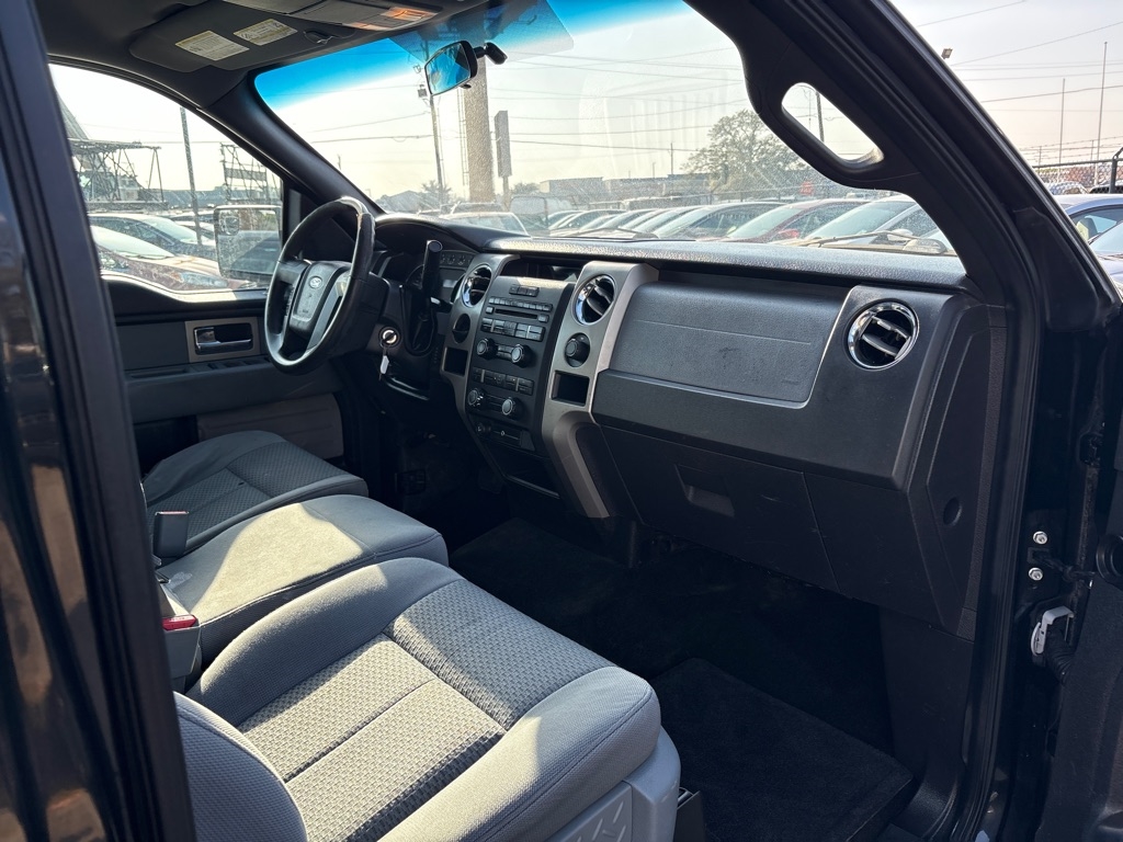 Ford F-150 2WD SuperCrew 145" XL 2011