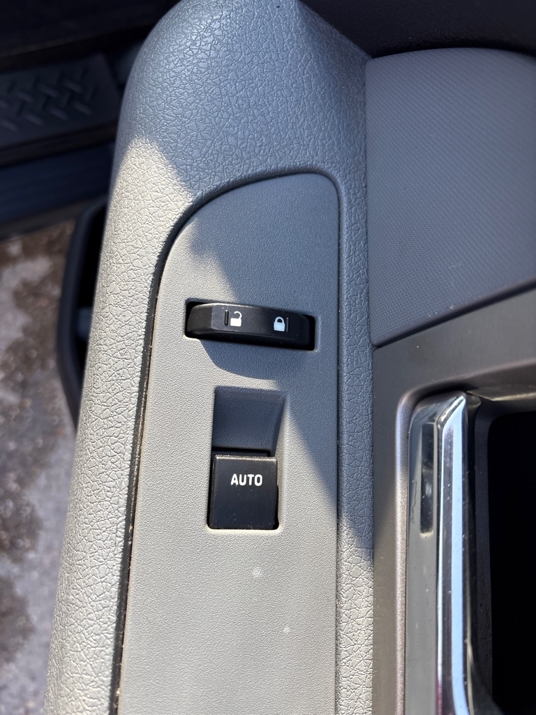 Ford F-150 2WD SuperCrew 145" XL 2011