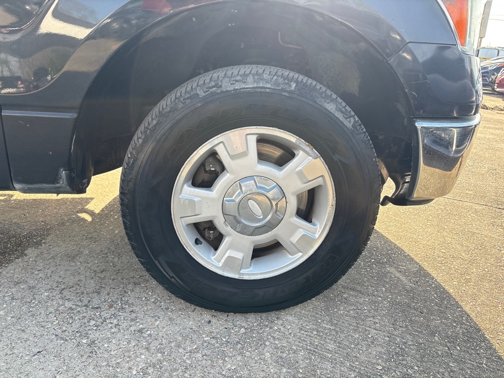 Ford F-150 2WD SuperCrew 145" XL 2011