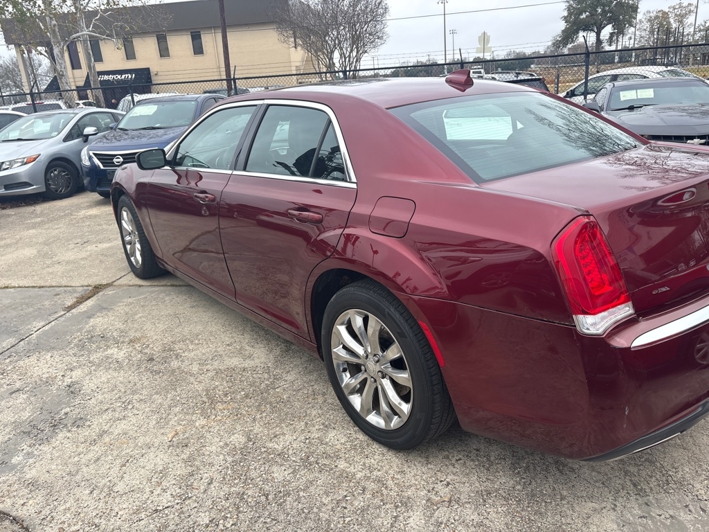 Chrysler 300 4dr Sdn Limited AWD 2015