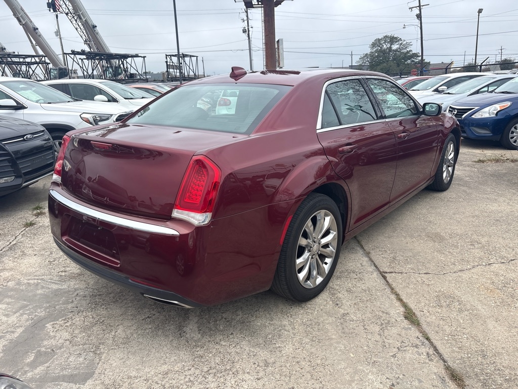 Chrysler 300 4dr Sdn Limited AWD 2015