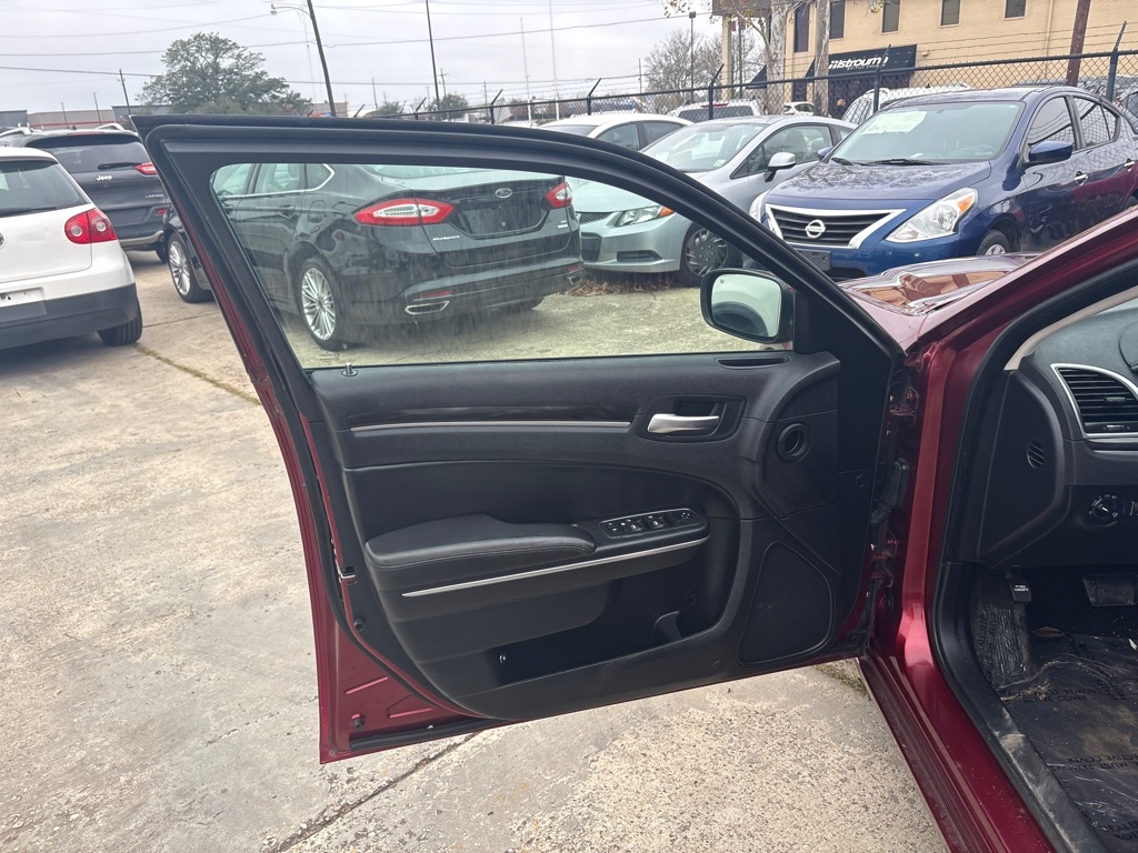 Chrysler 300 4dr Sdn Limited AWD 2015