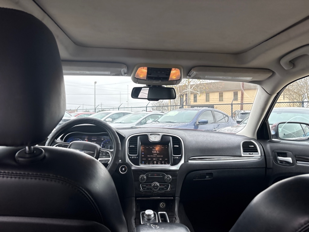 Chrysler 300 4dr Sdn Limited AWD 2015