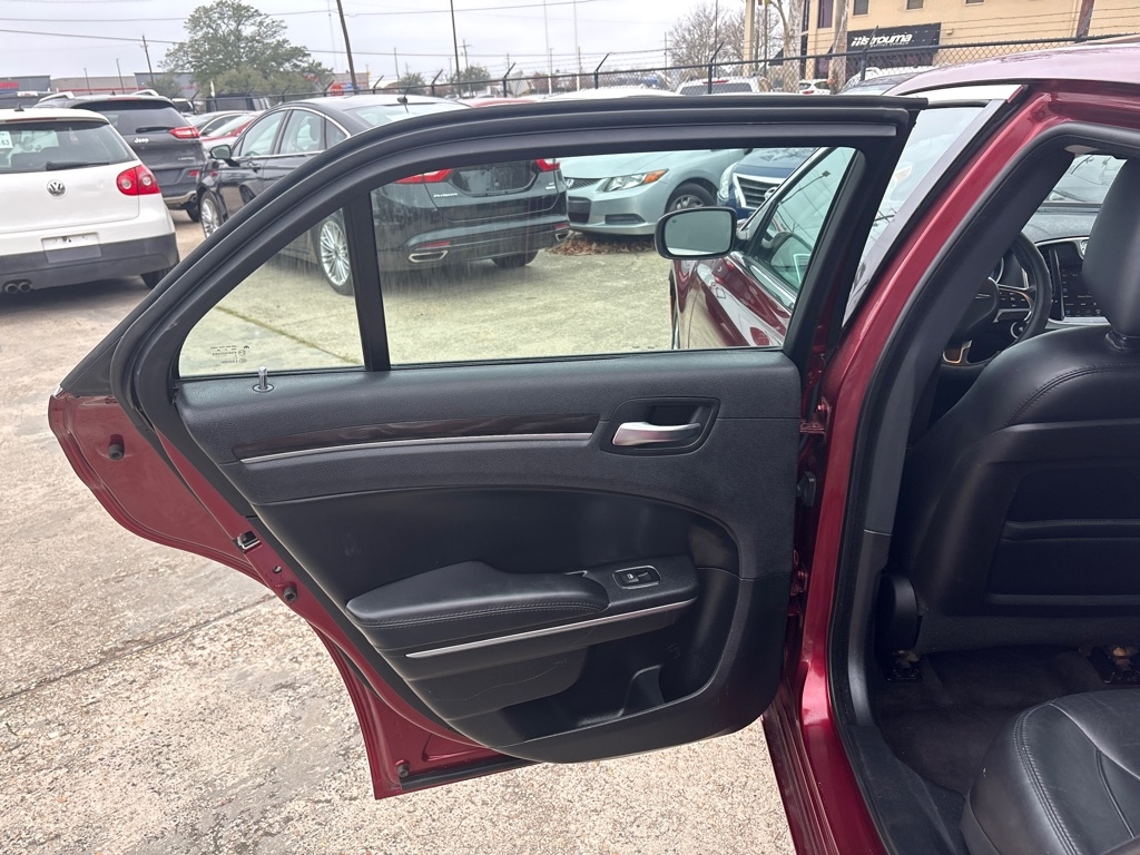 Chrysler 300 4dr Sdn Limited AWD 2015