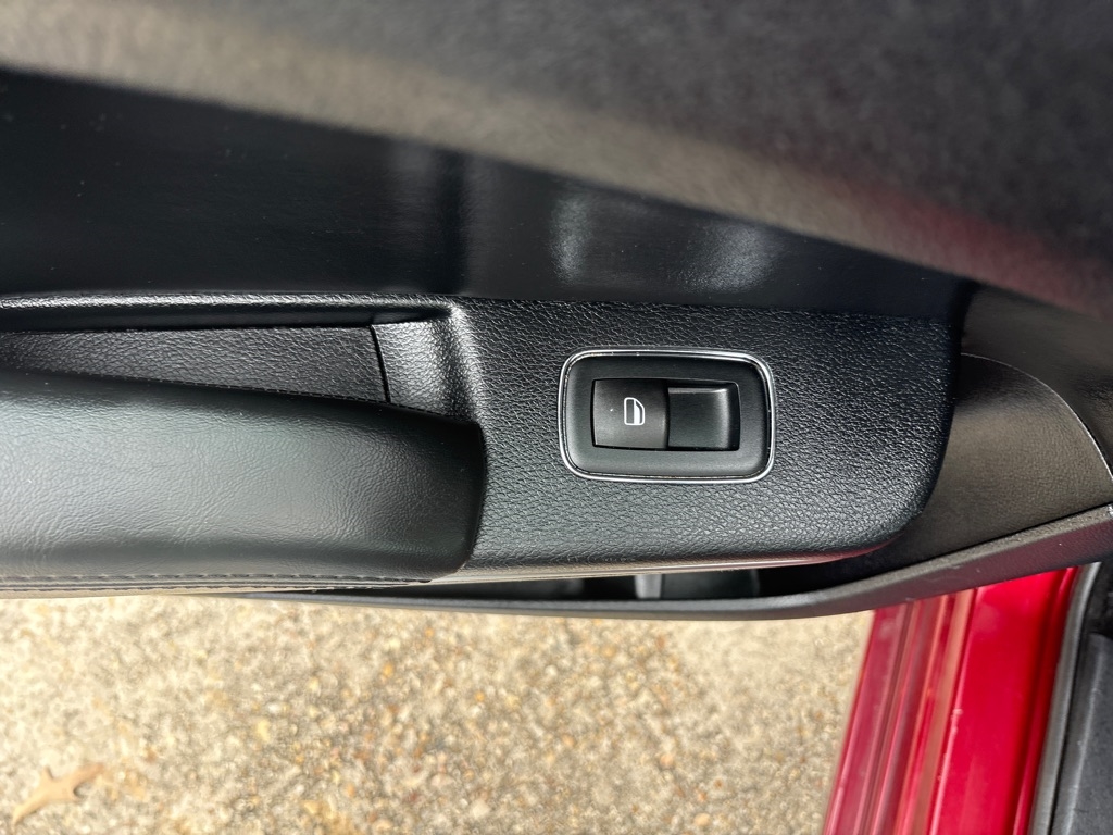 Chrysler 300 4dr Sdn Limited AWD 2015