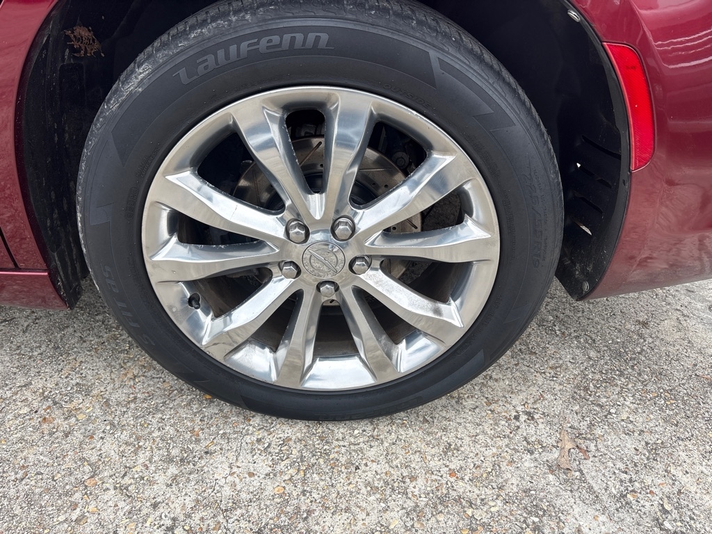 Chrysler 300 4dr Sdn Limited AWD 2015