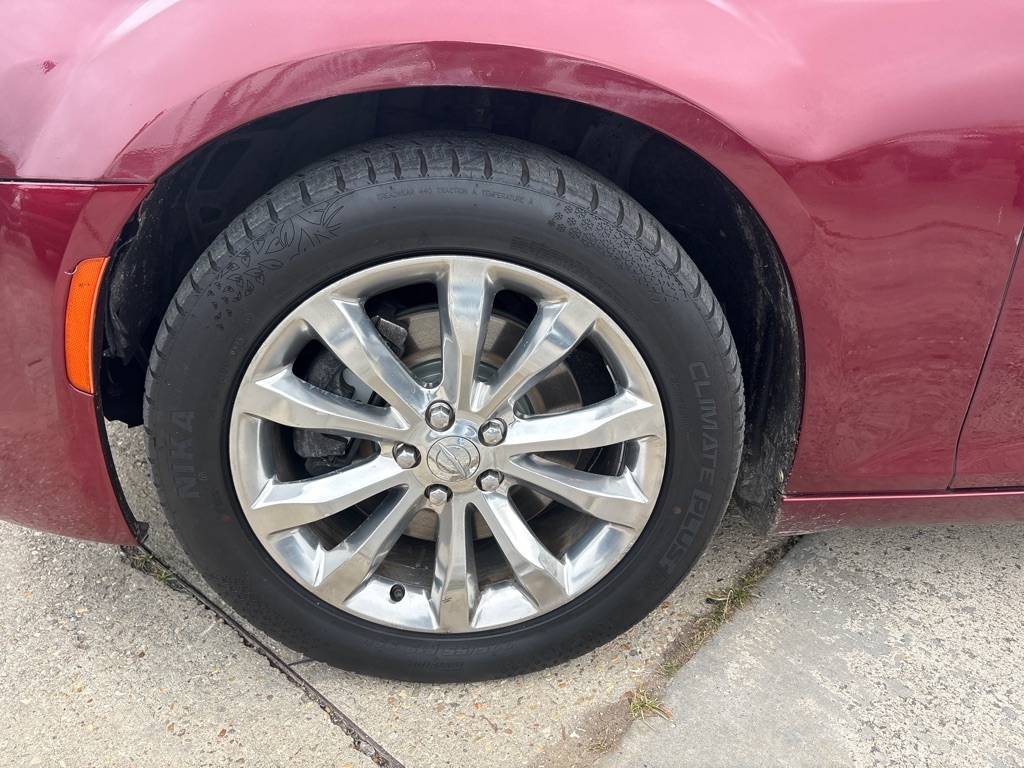 Chrysler 300 4dr Sdn Limited AWD 2015