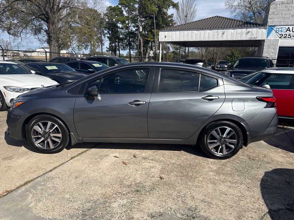 Nissan Versa SV CVT 2020