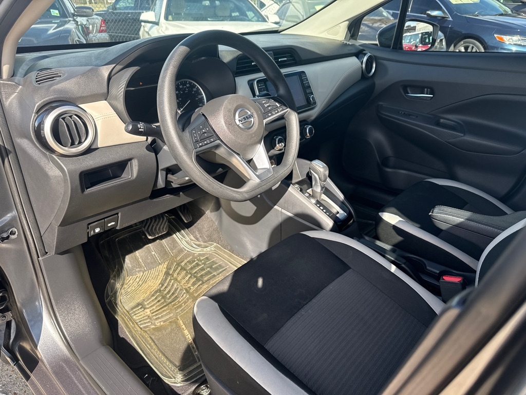 Nissan Versa SV CVT 2020