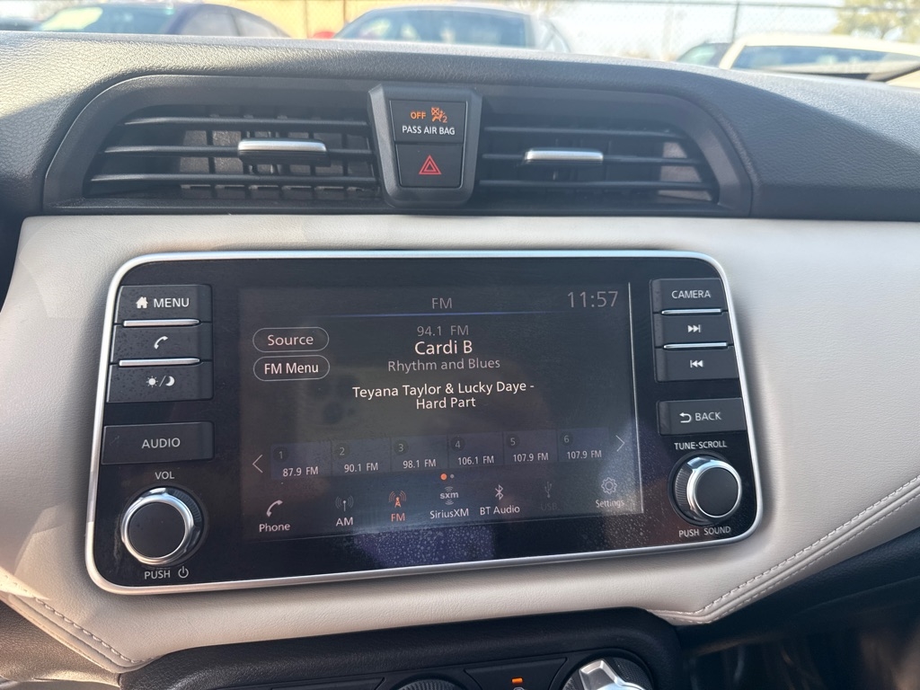 Nissan Versa SV CVT 2020