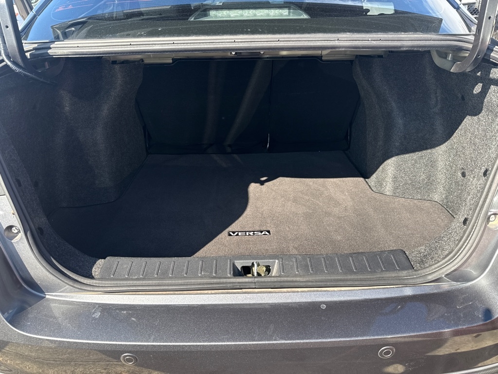 Nissan Versa SV CVT 2020