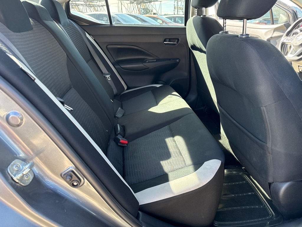 Nissan Versa SV CVT 2020