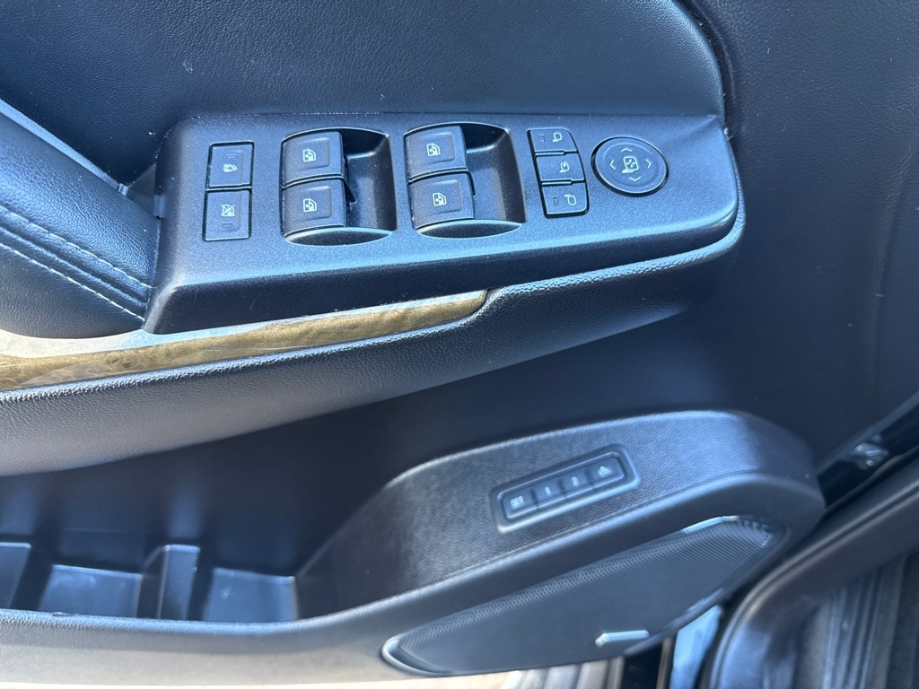 GMC Yukon XL 2WD 4dr Denali 2016