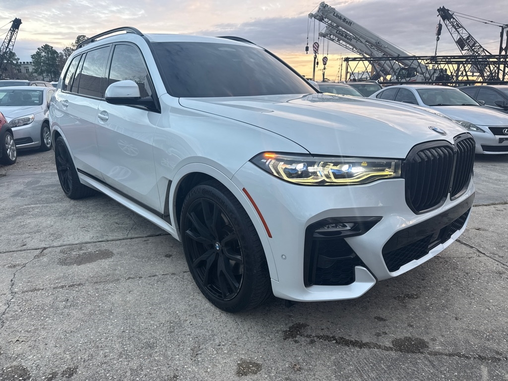 BMW X7 M50i Sports Activity Vehicle 2020