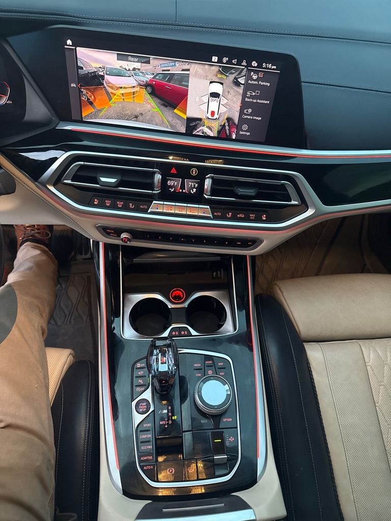 BMW X7 M50i Sports Activity Vehicle 2020