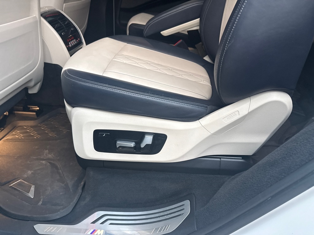 BMW X7 M50i Sports Activity Vehicle 2020