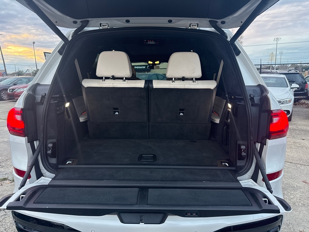 BMW X7 M50i Sports Activity Vehicle 2020