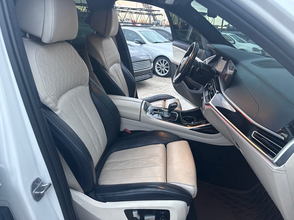 BMW X7 M50i Sports Activity Vehicle 2020