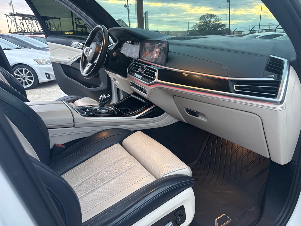 BMW X7 M50i Sports Activity Vehicle 2020
