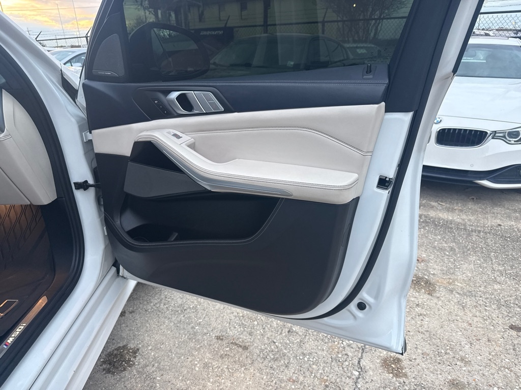 BMW X7 M50i Sports Activity Vehicle 2020