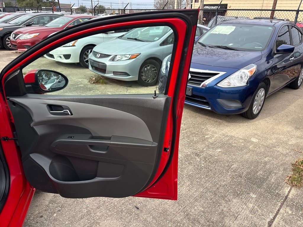 Chevrolet Sonic 4dr Sdn Auto LT 2015