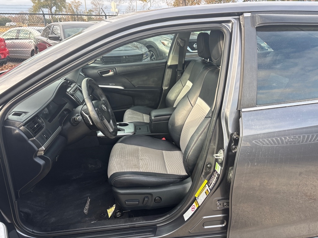 Toyota Camry 4dr Sdn V6 Auto XLE (Natl) 2013