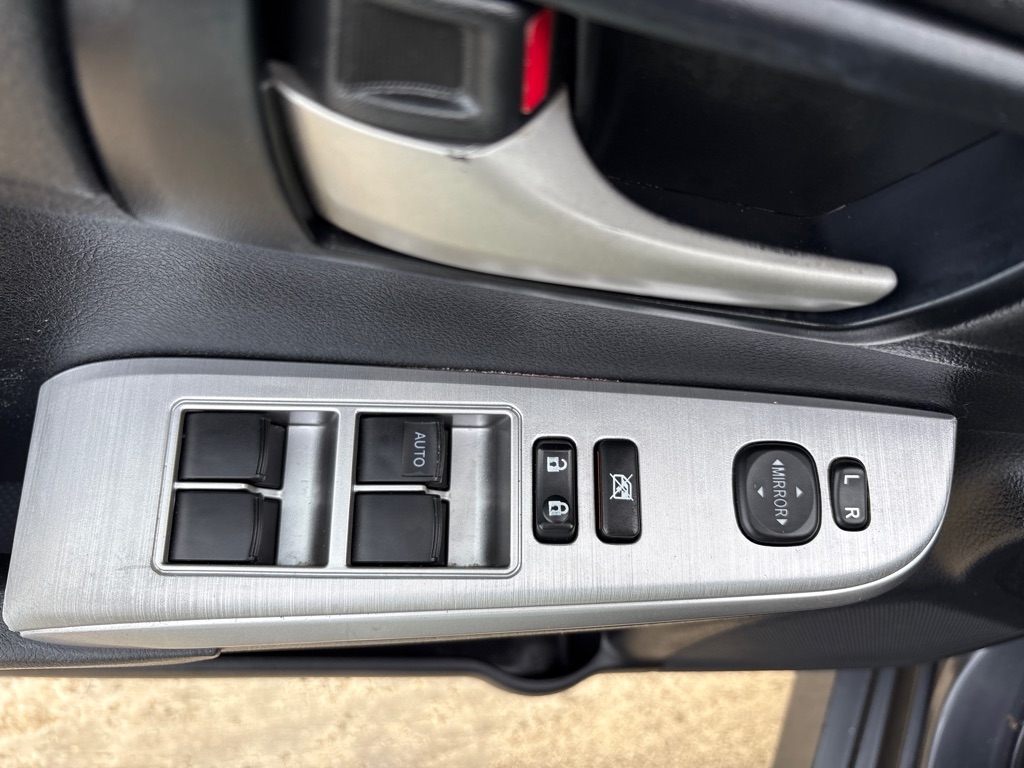 Toyota Camry 4dr Sdn V6 Auto XLE (Natl) 2013