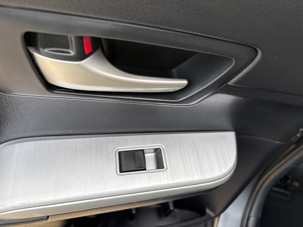 Toyota Camry 4dr Sdn V6 Auto XLE (Natl) 2013