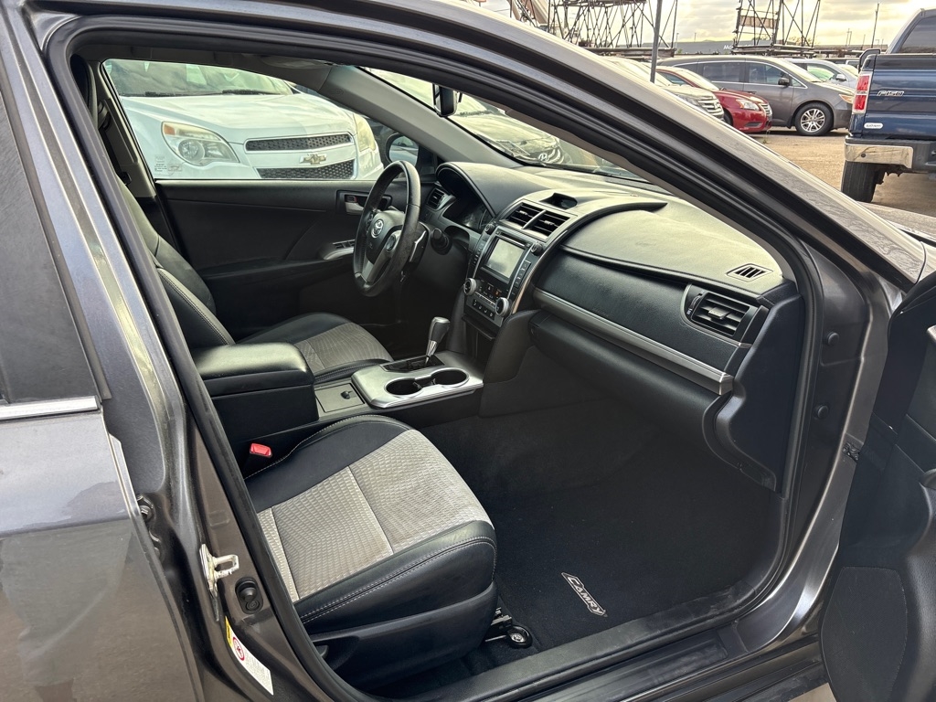 Toyota Camry 4dr Sdn V6 Auto XLE (Natl) 2013