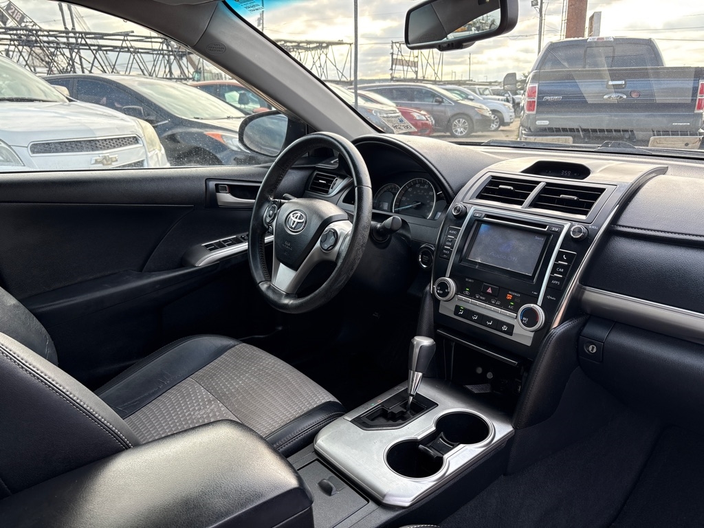 Toyota Camry 4dr Sdn V6 Auto XLE (Natl) 2013