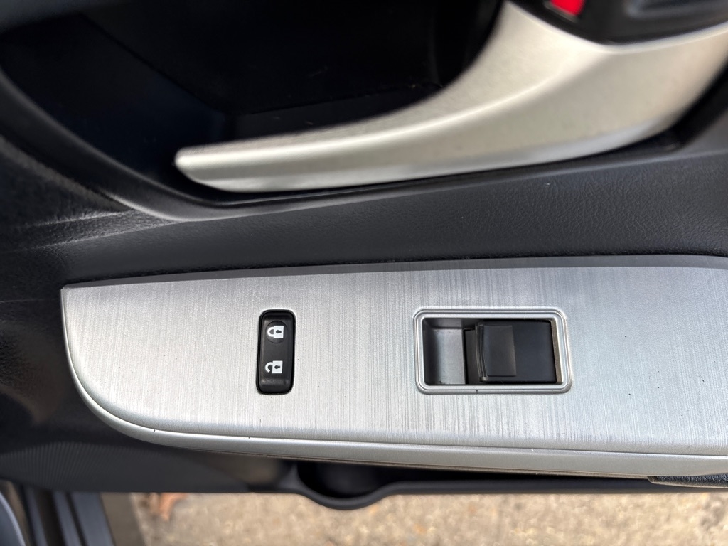 Toyota Camry 4dr Sdn V6 Auto XLE (Natl) 2013