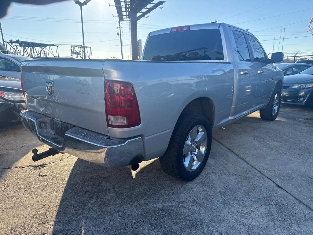 RAM 1500 2WD Quad Cab 140.5" SLT 2011