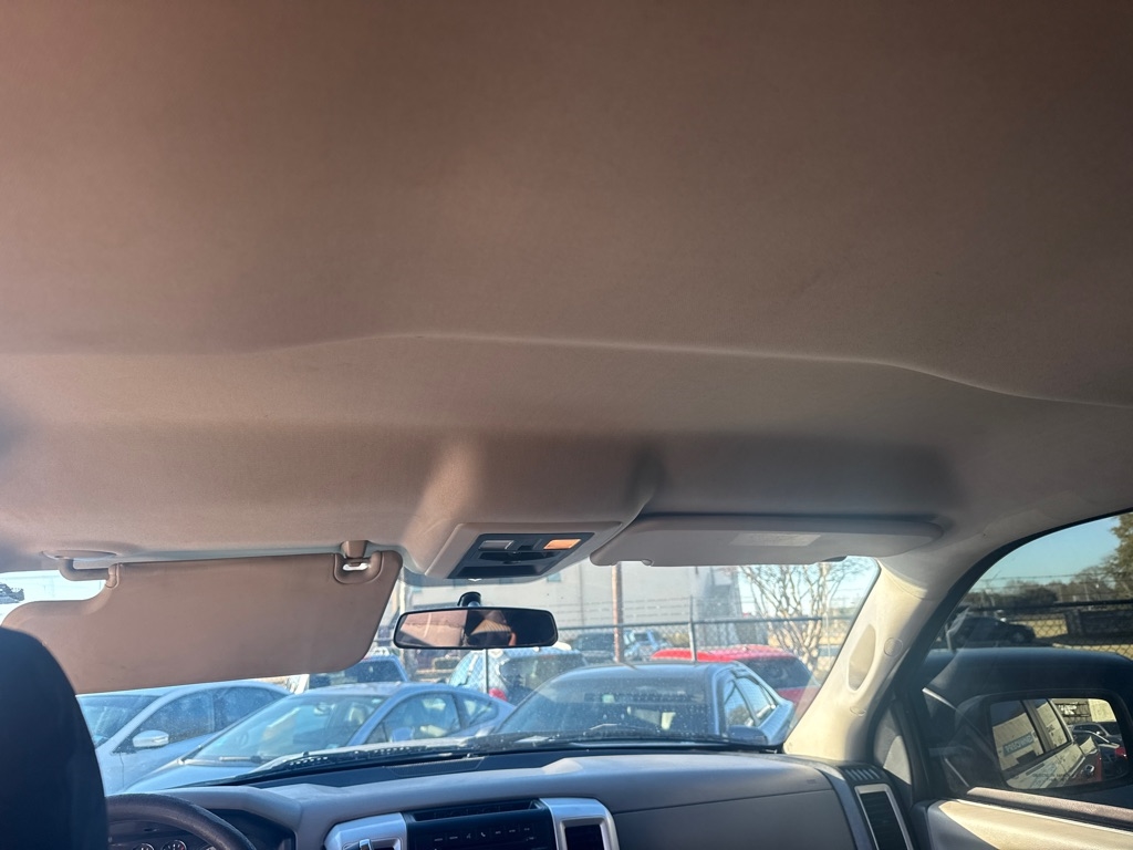 RAM 1500 2WD Quad Cab 140.5" SLT 2011